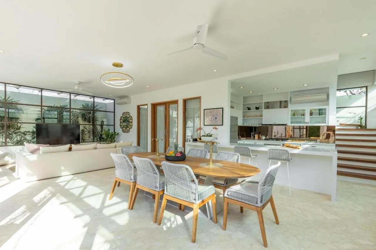 Villa Lumut 3 Bedrooms Central Seminyak אינדונזיה