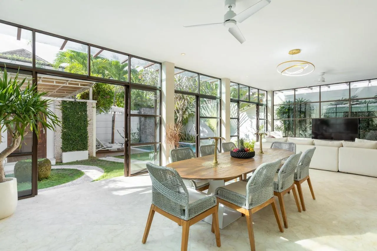 Villa Lumut 3 Bedrooms Central Seminyak  סמיניאק