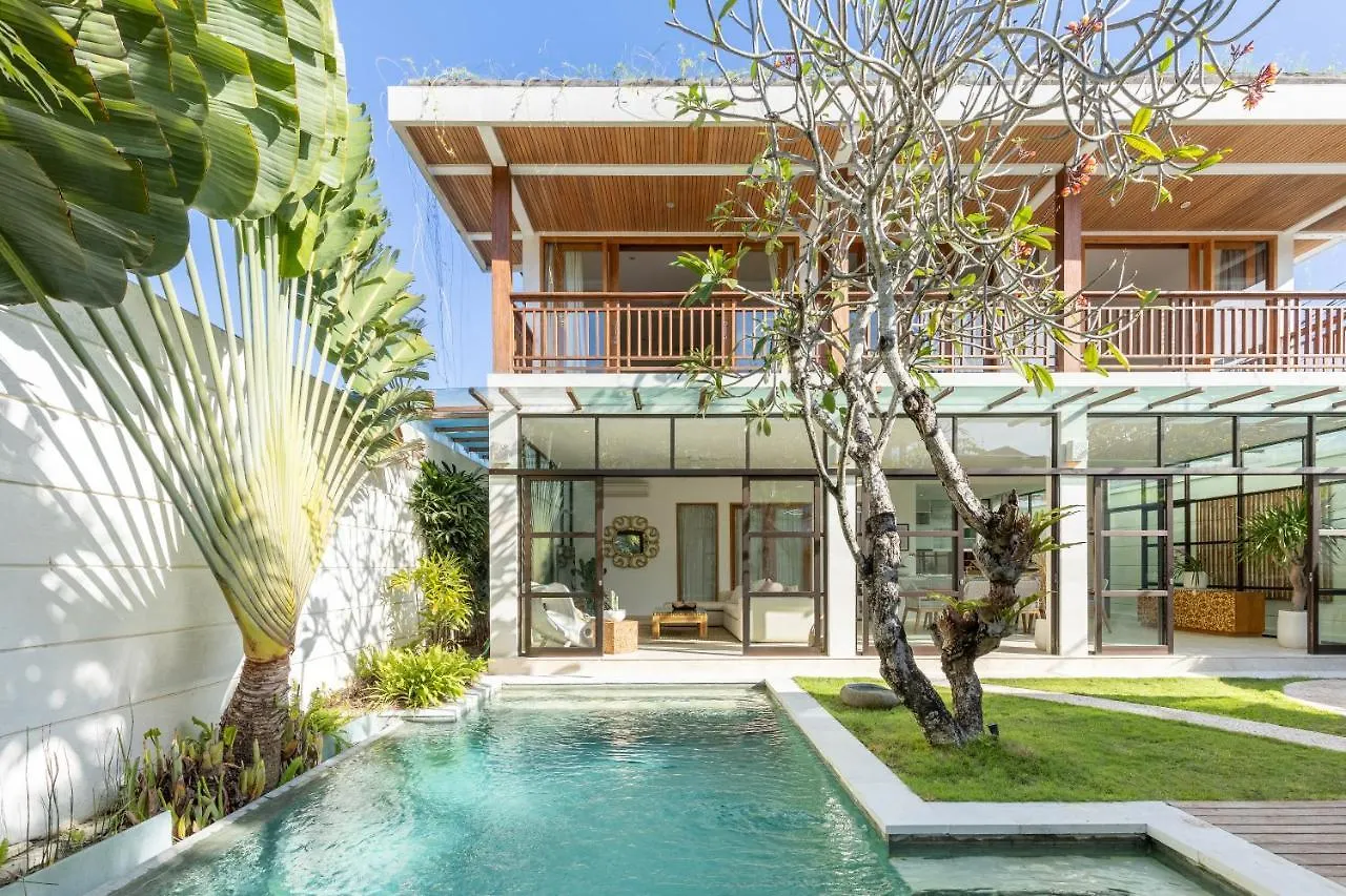 Villa Lumut 3 Bedrooms Central Seminyak אינדונזיה