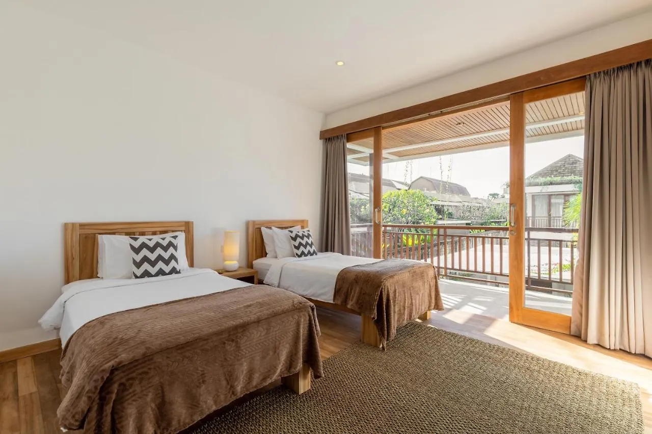 Villa Lumut 3 Bedrooms Central Seminyak